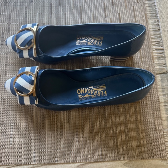 Ferragamo square 1.25 inch heel - Picture 2 of 10